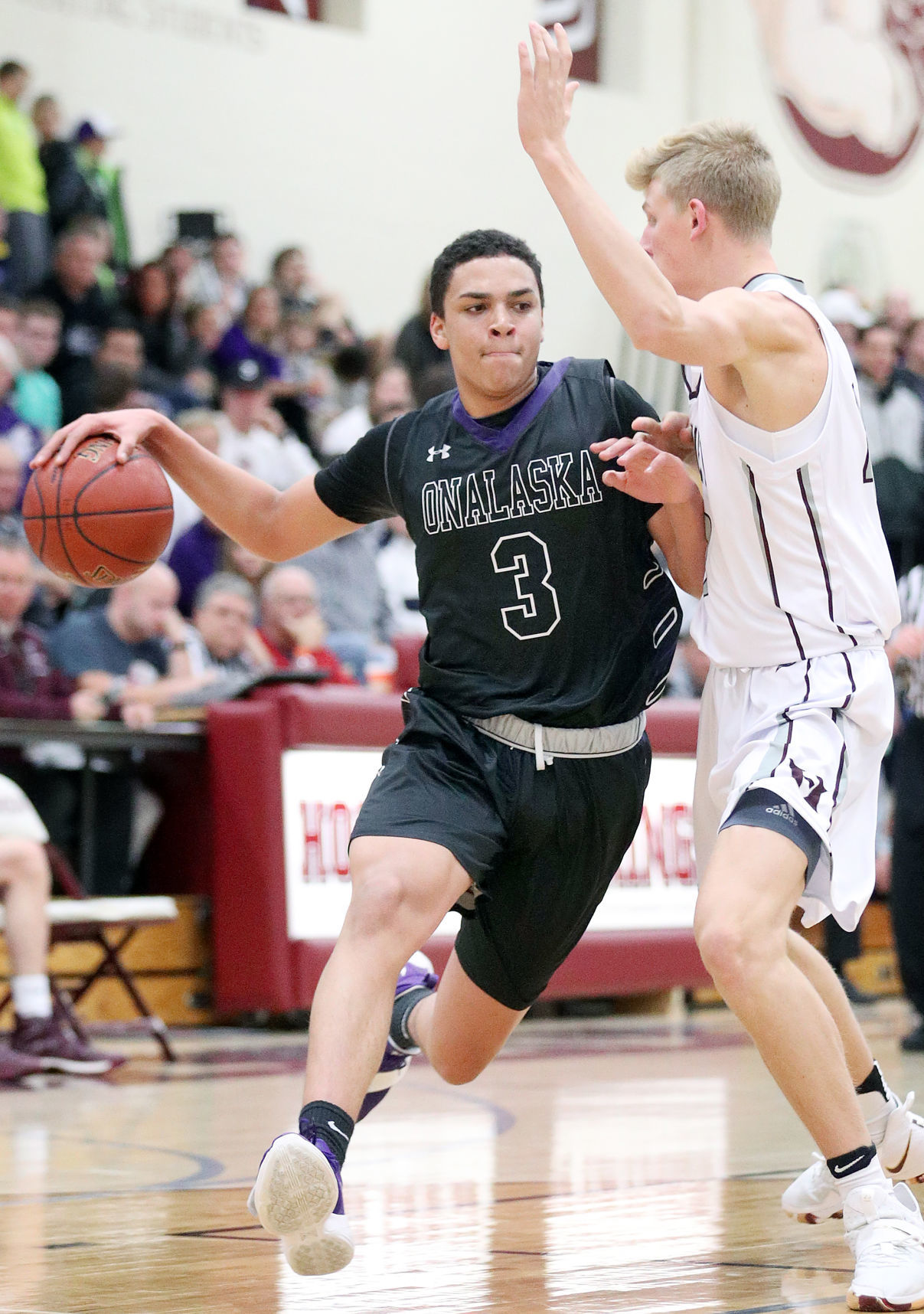 Holmen vs. Onalaska Boys Basketball